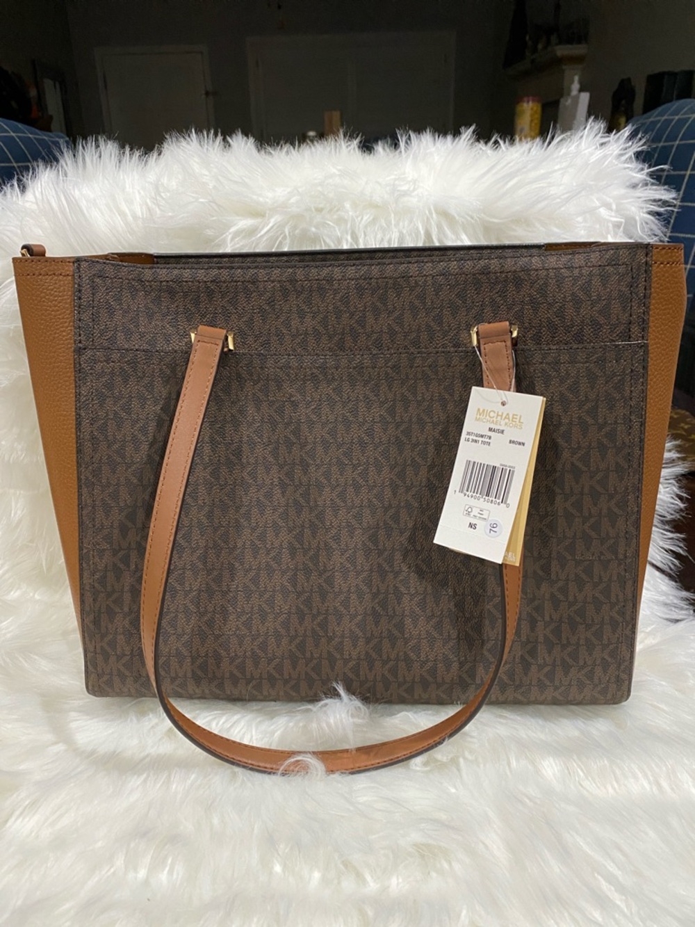 3 piece set: Michael Kors Brown Monogram Tote with Matching clutch and crossbody - Picture 4 of 14